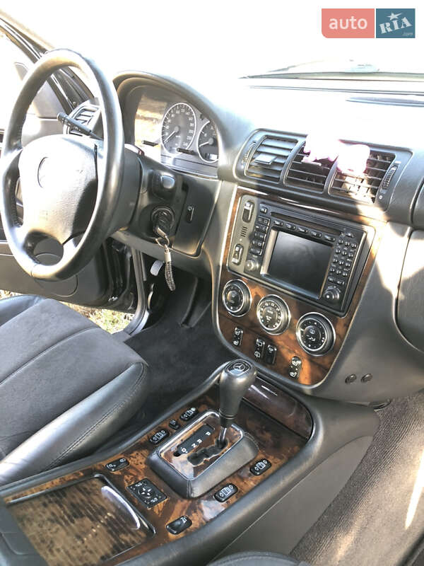 Внедорожник / Кроссовер Mercedes-Benz M-Class 2004 в Луцке