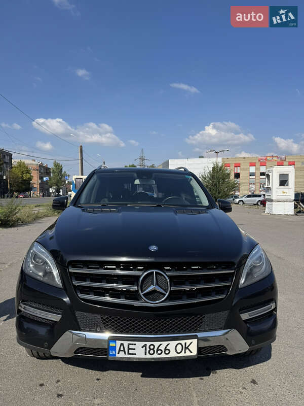 Позашляховик / Кросовер Mercedes-Benz M-Class 2015 в Дніпрі