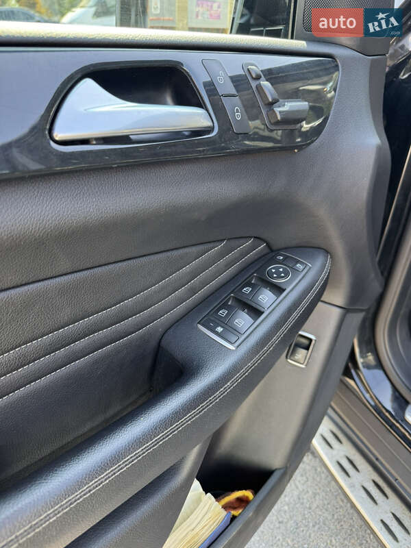 Позашляховик / Кросовер Mercedes-Benz M-Class 2015 в Дніпрі