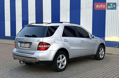 Внедорожник / Кроссовер Mercedes-Benz M-Class 2005 в 