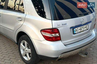 Внедорожник / Кроссовер Mercedes-Benz M-Class 2005 в 