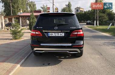 Внедорожник / Кроссовер Mercedes-Benz M-Class 2014 в 