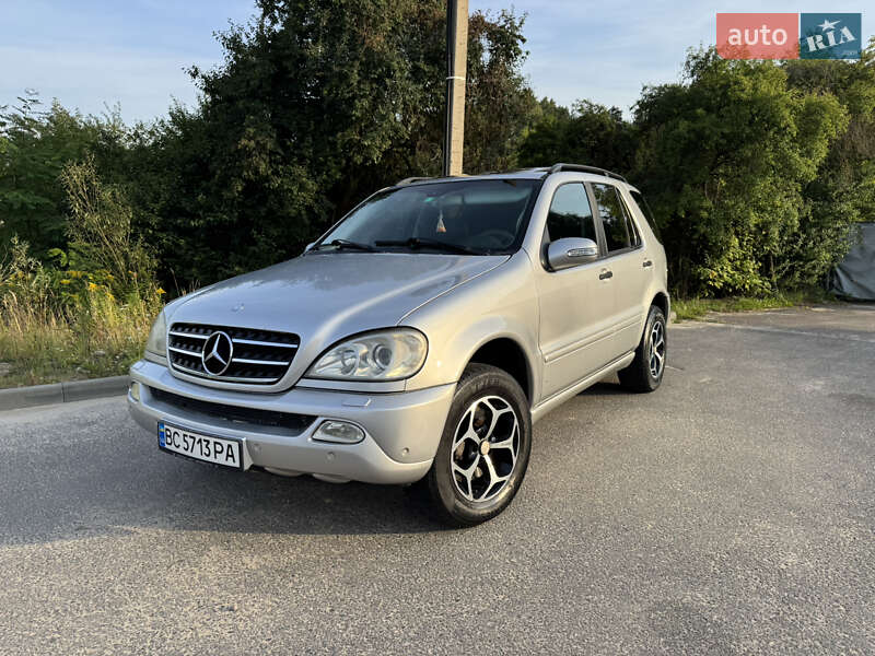 Mercedes-Benz M-Class 2002 Mercedes-Benz M-Class 2002