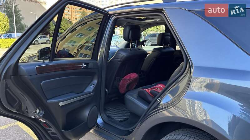 Внедорожник / Кроссовер Mercedes-Benz M-Class 2011 в Киеве