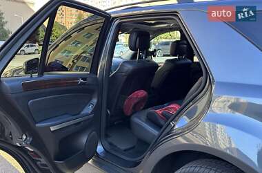 Позашляховик / Кросовер Mercedes-Benz M-Class 2011 в 