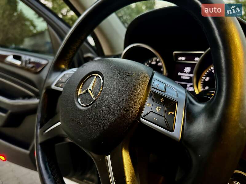 Внедорожник / Кроссовер Mercedes-Benz M-Class 2012 в Одессе