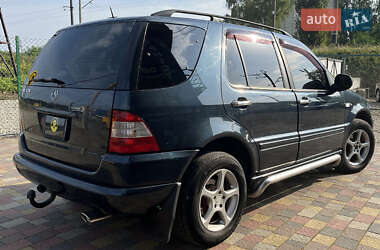 Позашляховик / Кросовер Mercedes-Benz M-Class 2001 в 
