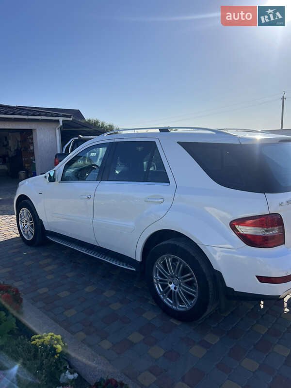 Внедорожник / Кроссовер Mercedes-Benz M-Class 2011 в Гайсине фото 5 Внедорожник / Кроссовер Mercedes-Benz M-Class 2011 в Гайсине