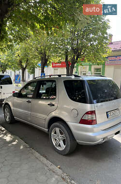 Внедорожник / Кроссовер Mercedes-Benz M-Class 2002 в 