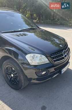 Позашляховик / Кросовер Mercedes-Benz M-Class 2007 в 