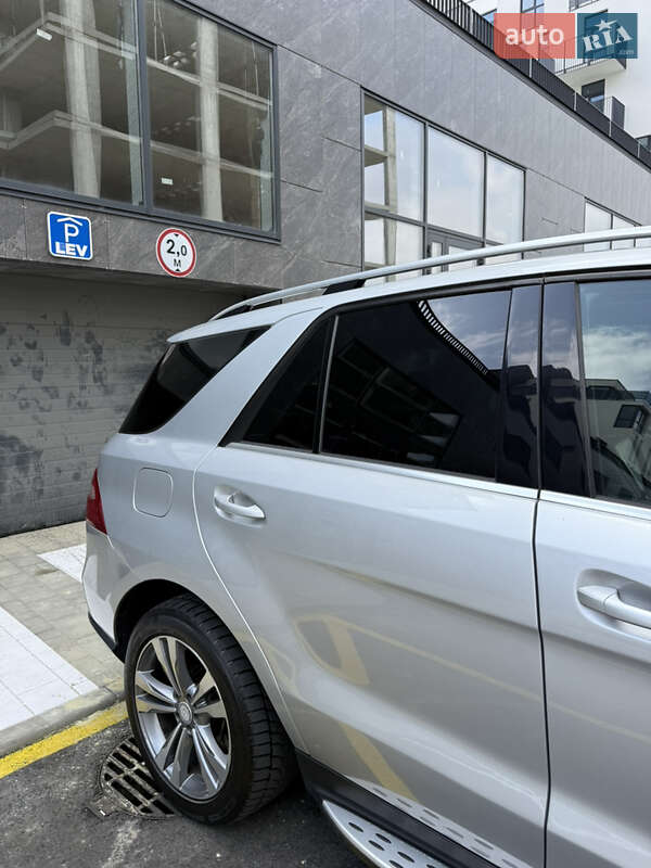 Внедорожник / Кроссовер Mercedes-Benz M-Class 2011 в Львове