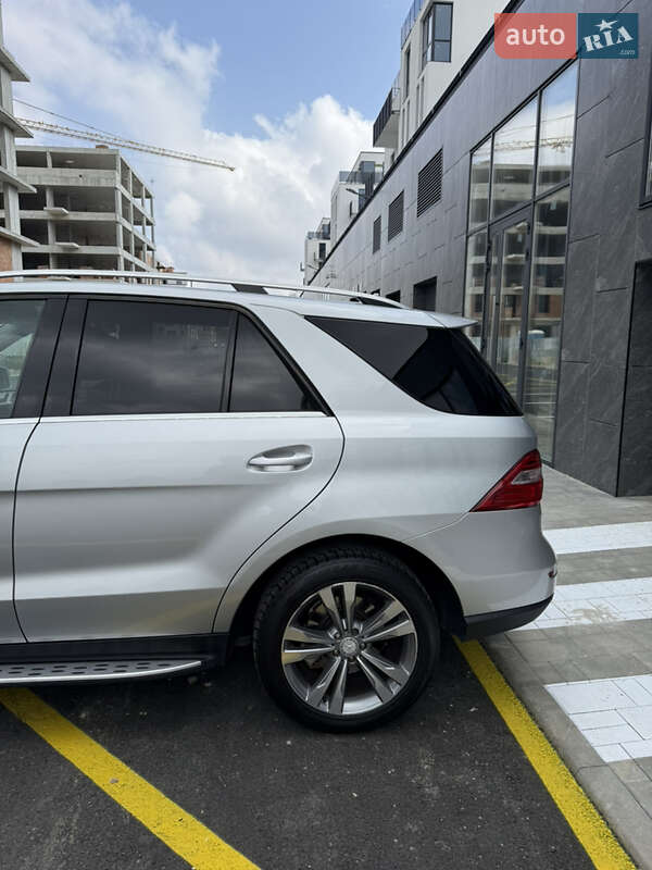 Внедорожник / Кроссовер Mercedes-Benz M-Class 2011 в Львове