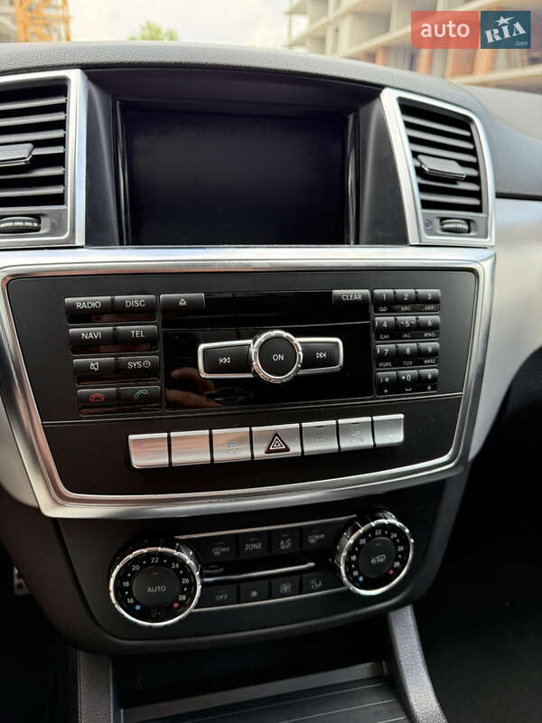 Внедорожник / Кроссовер Mercedes-Benz M-Class 2011 в Львове