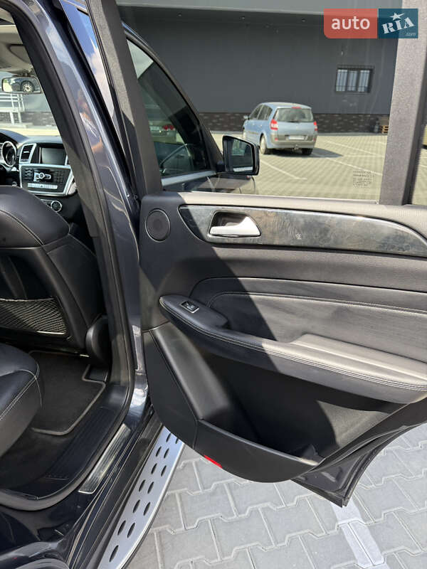 Внедорожник / Кроссовер Mercedes-Benz M-Class 2012 в Киеве