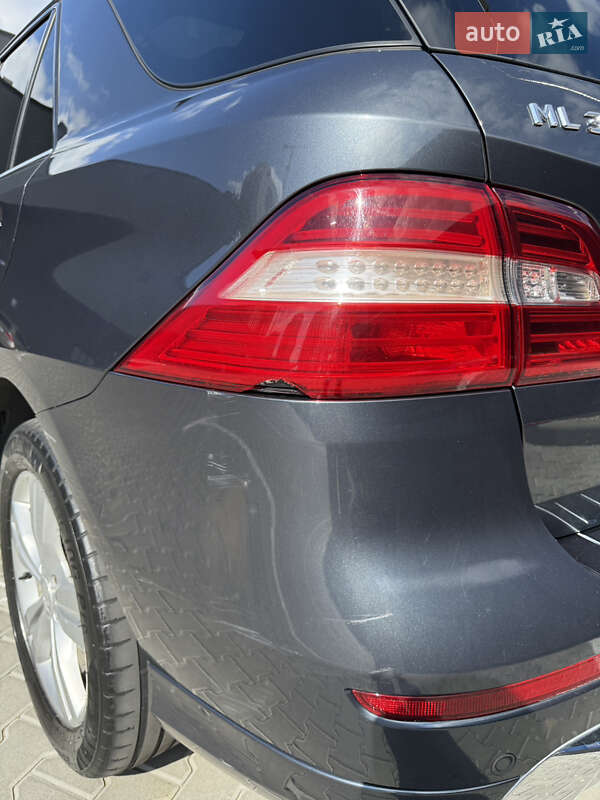 Внедорожник / Кроссовер Mercedes-Benz M-Class 2012 в Киеве