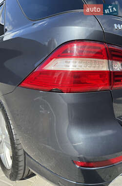Позашляховик / Кросовер Mercedes-Benz M-Class 2012 в  фото 51 Позашляховик / Кросовер Mercedes-Benz M-Class 2012 в