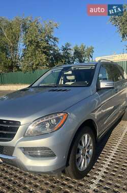Внедорожник / Кроссовер Mercedes-Benz M-Class 2015 в 
