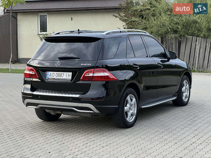 Внедорожник / Кроссовер Mercedes-Benz M-Class 2012 в Сваляве