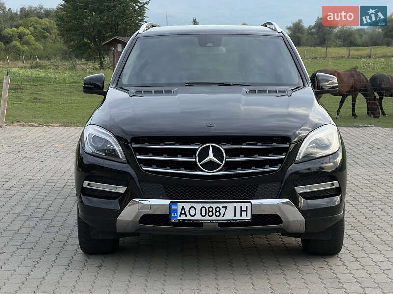 Внедорожник / Кроссовер Mercedes-Benz M-Class 2012 в Сваляве