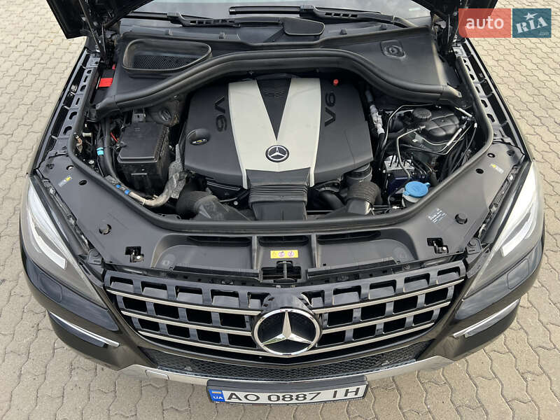 Внедорожник / Кроссовер Mercedes-Benz M-Class 2012 в Сваляве