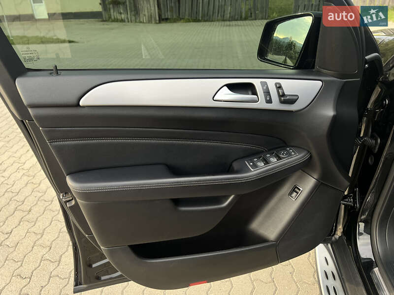 Внедорожник / Кроссовер Mercedes-Benz M-Class 2012 в Сваляве