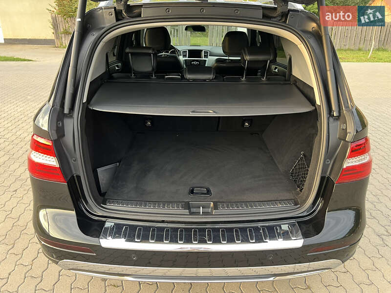 Внедорожник / Кроссовер Mercedes-Benz M-Class 2012 в Сваляве