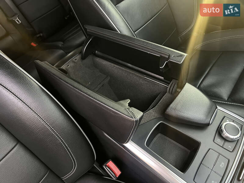 Внедорожник / Кроссовер Mercedes-Benz M-Class 2012 в Сваляве