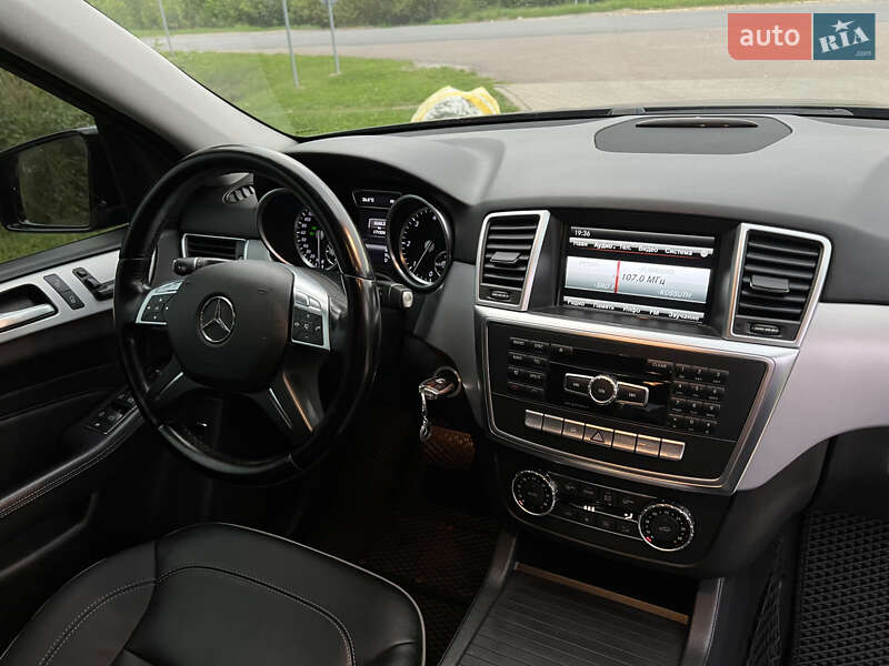 Внедорожник / Кроссовер Mercedes-Benz M-Class 2012 в Сваляве