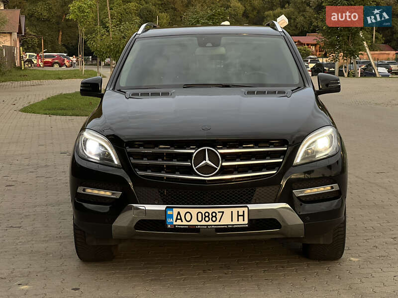 Внедорожник / Кроссовер Mercedes-Benz M-Class 2012 в Сваляве