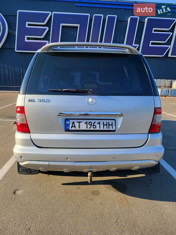 Позашляховик / Кросовер Mercedes-Benz M-Class 2004 в Києві