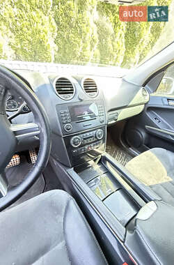 Позашляховик / Кросовер Mercedes-Benz M-Class 2006 в 