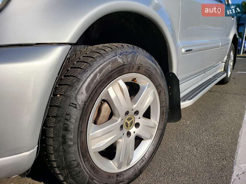 Позашляховик / Кросовер Mercedes-Benz M-Class 2004 в Києві