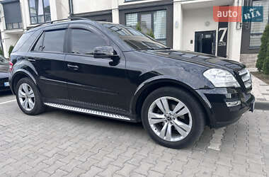 Внедорожник / Кроссовер Mercedes-Benz M-Class 2005 в 