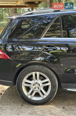 Позашляховик / Кросовер Mercedes-Benz M-Class 2012 в 