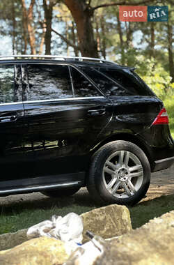 Позашляховик / Кросовер Mercedes-Benz M-Class 2012 в 