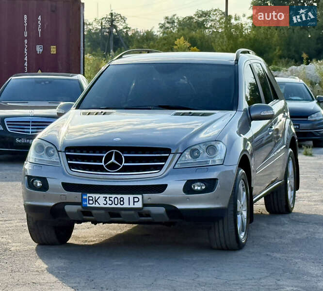 Внедорожник / Кроссовер Mercedes-Benz M-Class 2005 в Ровно