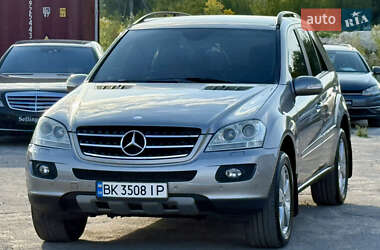 Внедорожник / Кроссовер Mercedes-Benz M-Class 2005 в 