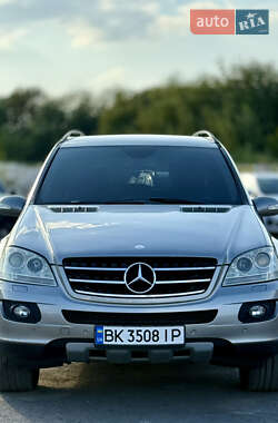 Внедорожник / Кроссовер Mercedes-Benz M-Class 2005 в 