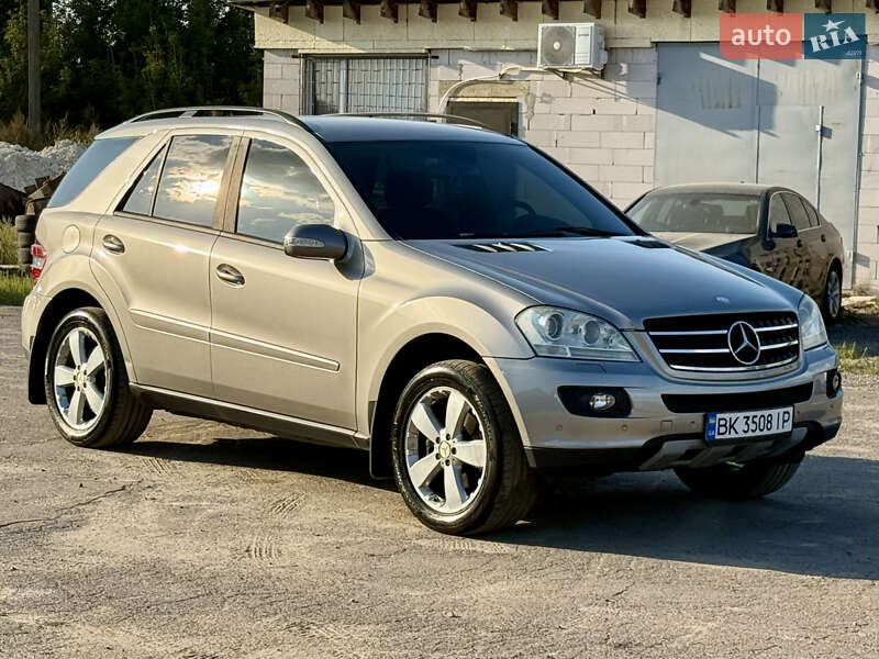 Внедорожник / Кроссовер Mercedes-Benz M-Class 2005 в Ровно