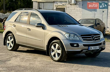 Внедорожник / Кроссовер Mercedes-Benz M-Class 2005 в 