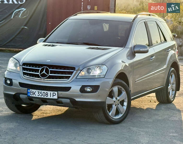 Внедорожник / Кроссовер Mercedes-Benz M-Class 2005 в Ровно