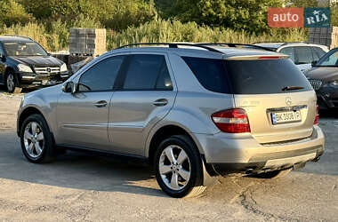 Внедорожник / Кроссовер Mercedes-Benz M-Class 2005 в 