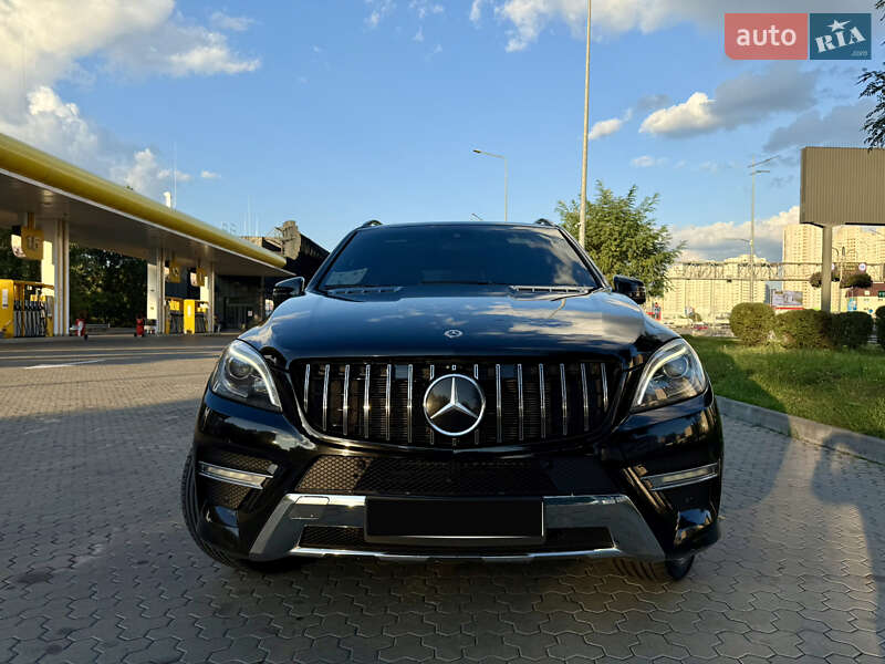 Внедорожник / Кроссовер Mercedes-Benz M-Class 2014 в Киеве