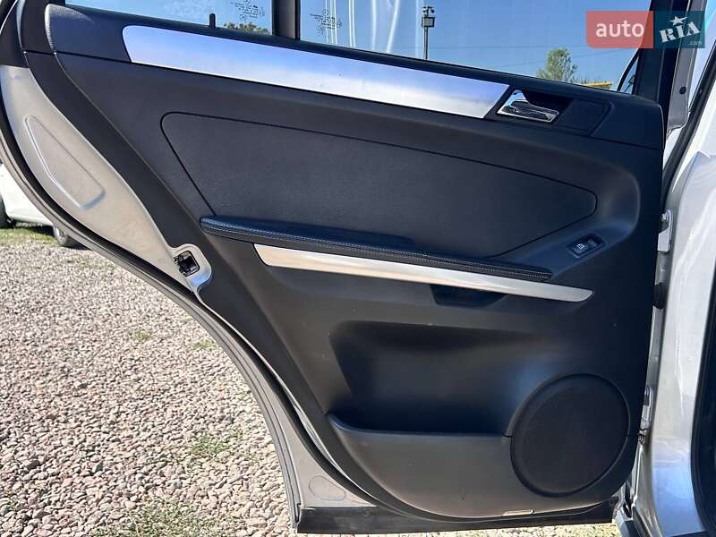 Позашляховик / Кросовер Mercedes-Benz M-Class 2006 в Одесі фото 21 Позашляховик / Кросовер Mercedes-Benz M-Class 2006 в Одесі