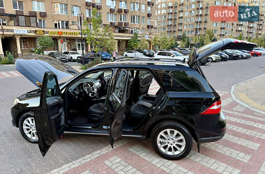 Позашляховик / Кросовер Mercedes-Benz M-Class 2013 в 