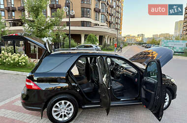 Позашляховик / Кросовер Mercedes-Benz M-Class 2013 в 