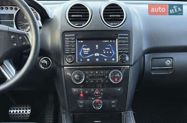 Внедорожник / Кроссовер Mercedes-Benz M-Class 2006 в 