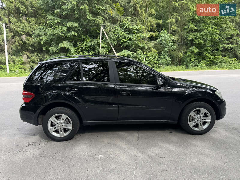 Внедорожник / Кроссовер Mercedes-Benz M-Class 2005 в Хмельнике