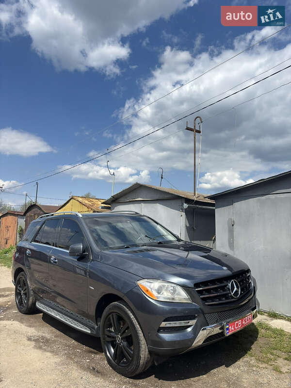 Внедорожник / Кроссовер Mercedes-Benz M-Class 2012 в Львове