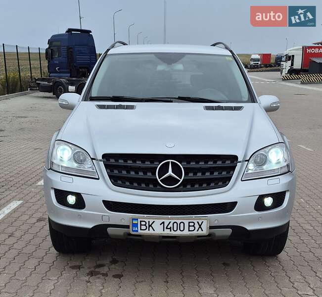 Внедорожник / Кроссовер Mercedes-Benz M-Class 2006 в Дубно